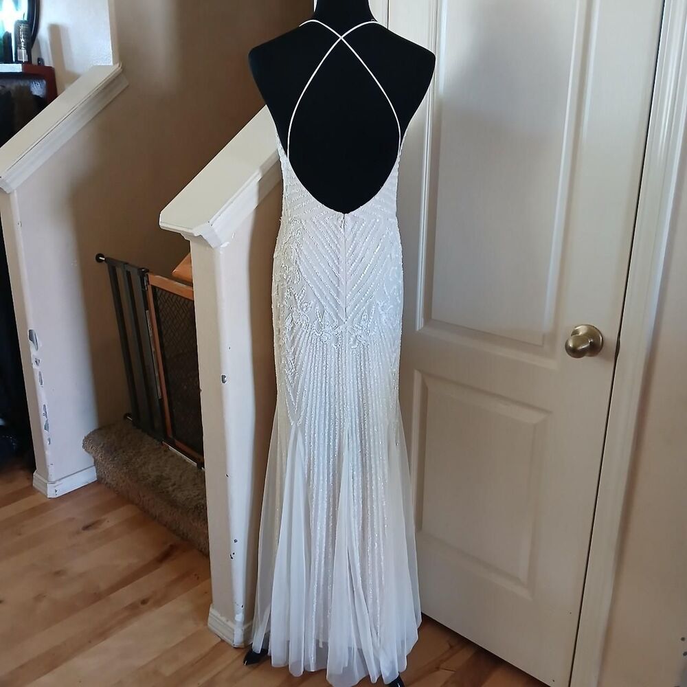 Romantic Beaded Sheath V-Neck Mermaid Maxi Wedding Dress Godets Ivory/Oyster 4 - Picture 3 of 8